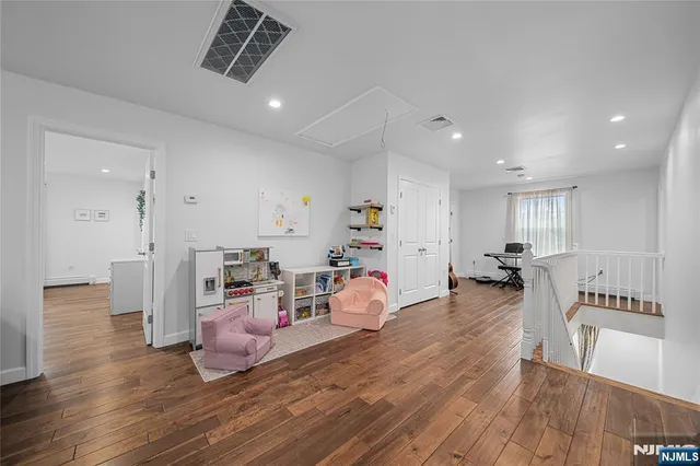 $1,299,000 | 322 East Midland Avenue, Paramus, NJ 07652