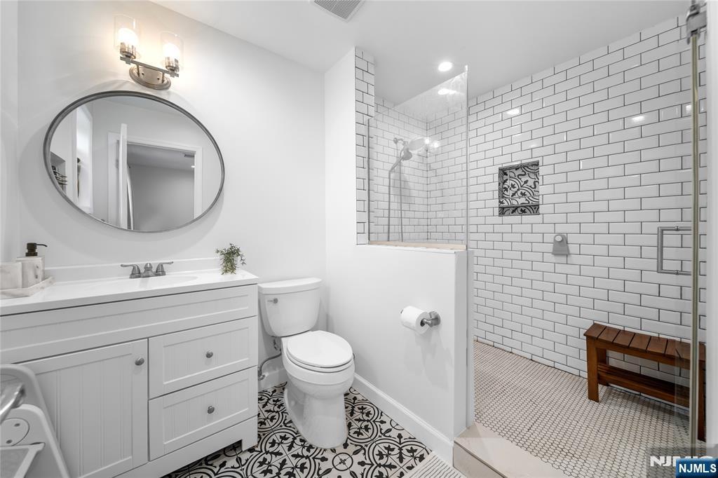 322 East Midland Avenue Paramus, NJ 07652 - Photo 22 of 37