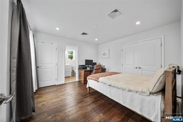 $1,299,000 | 322 East Midland Avenue, Paramus, NJ 07652