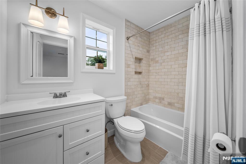 322 East Midland Avenue Paramus, NJ 07652 - Photo 24 of 37