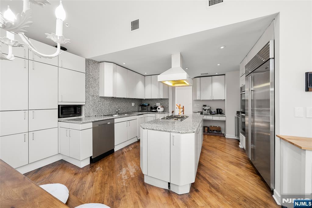 67 Stewart Street Demarest, NJ 07627 - Photo 13 of 38