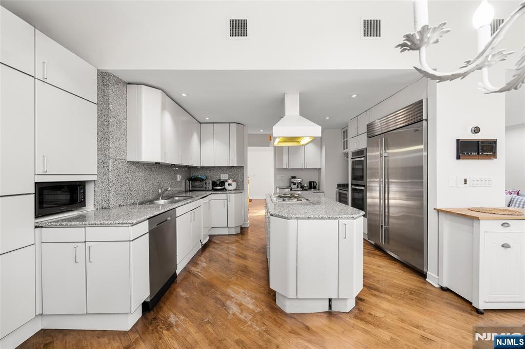 67 Stewart Street Demarest, NJ 07627 - Photo 14 of 38