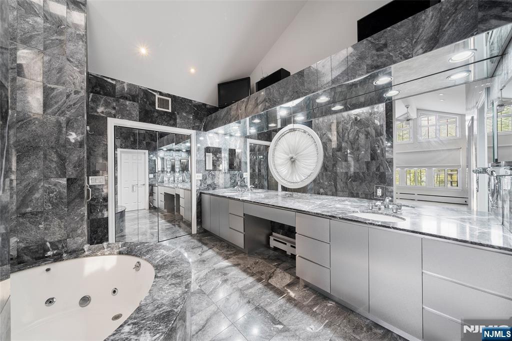 67 Stewart Street Demarest, NJ 07627 - Photo 18 of 38