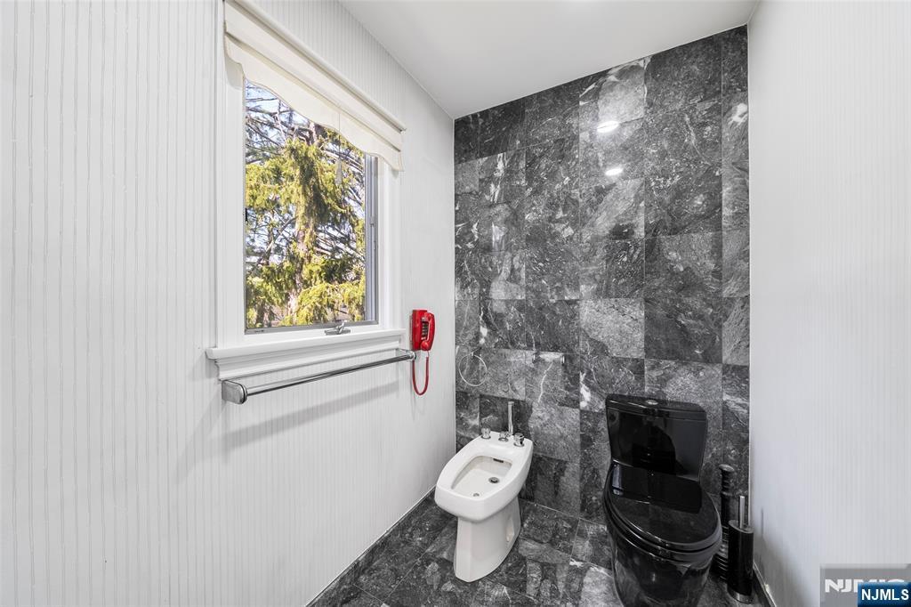 67 Stewart Street Demarest, NJ 07627 - Photo 20 of 38