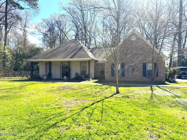 $299,000 | 4 Bayou Lane, Natchez, MS 39120