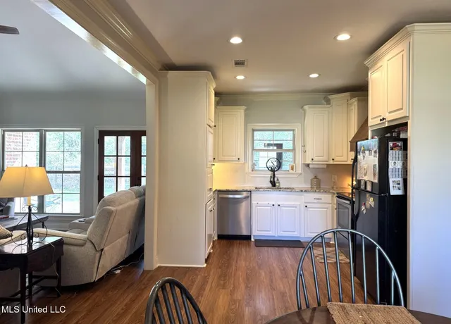 $299,000 | 4 Bayou Lane, Natchez, MS 39120