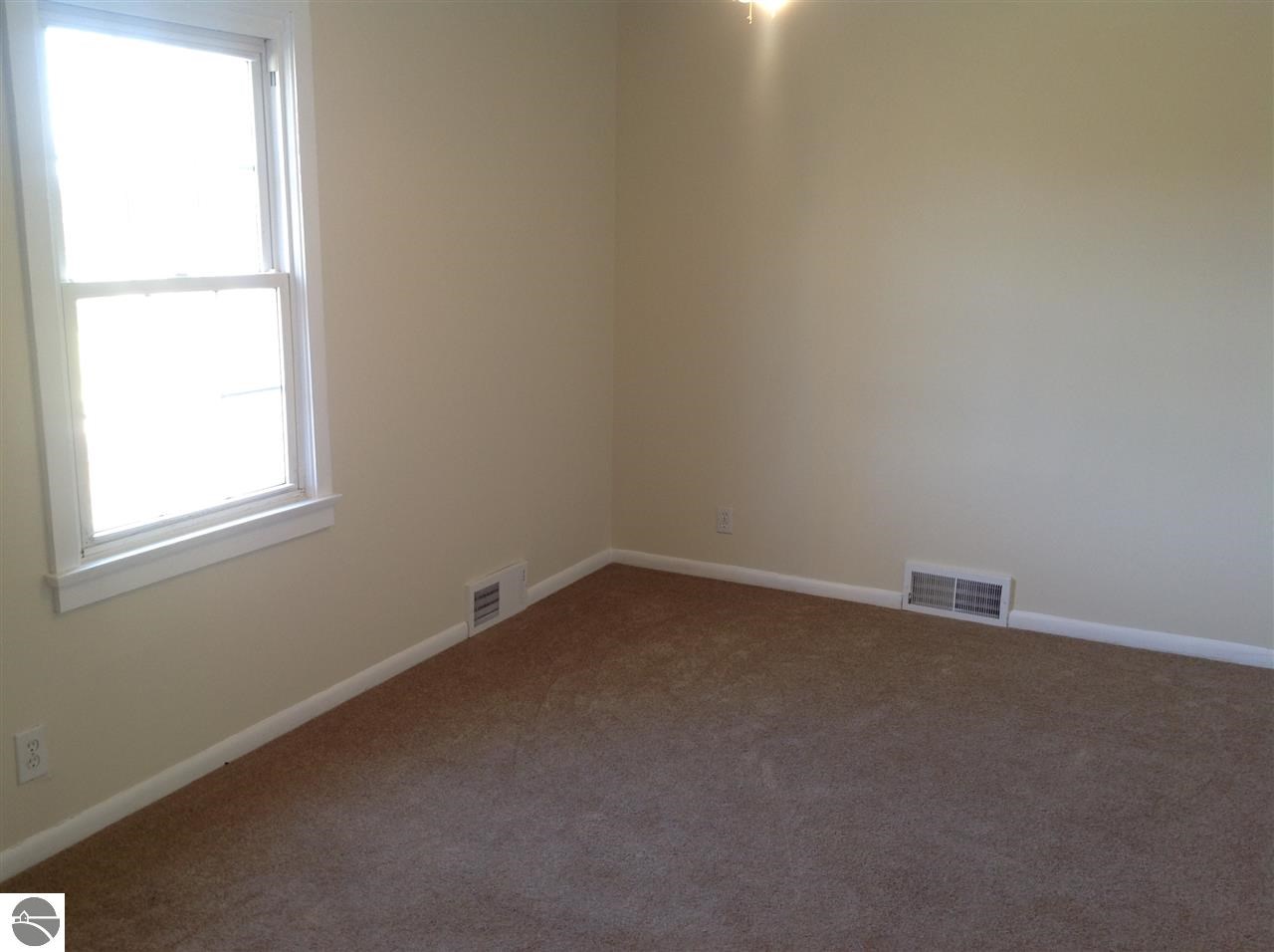 884 High Lake Road Traverse City, MI 49696 - Photo 8 of 35 1788346-7.JPG