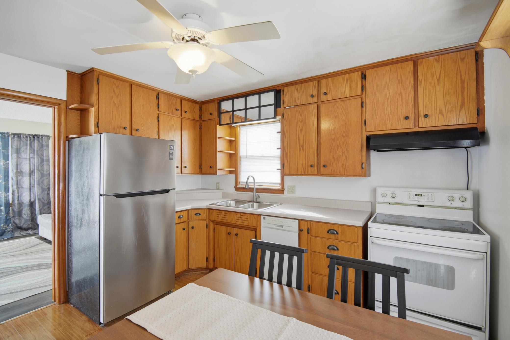 600 15th Avenue Southwest Austin, MN 55912 - Photo 9 of 40