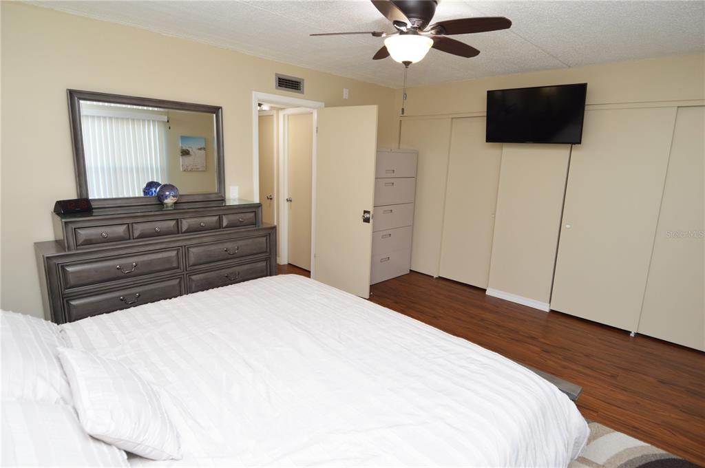 12760 Indian Rocks Road, Unit 1030 (FURNISHED) Largo, FL 33774 - Photo 35 of 83