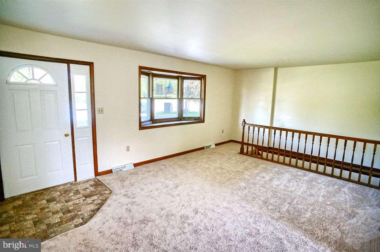 408 Limestone Road Carlisle, PA 17015 - Photo 2 of 17 Gallery Image 2
