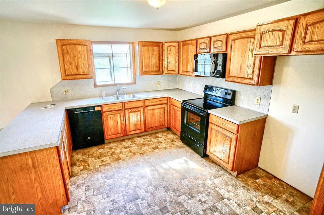 408 Limestone Road Carlisle, PA 17015 - Photo 3 of 17 Gallery Image 3