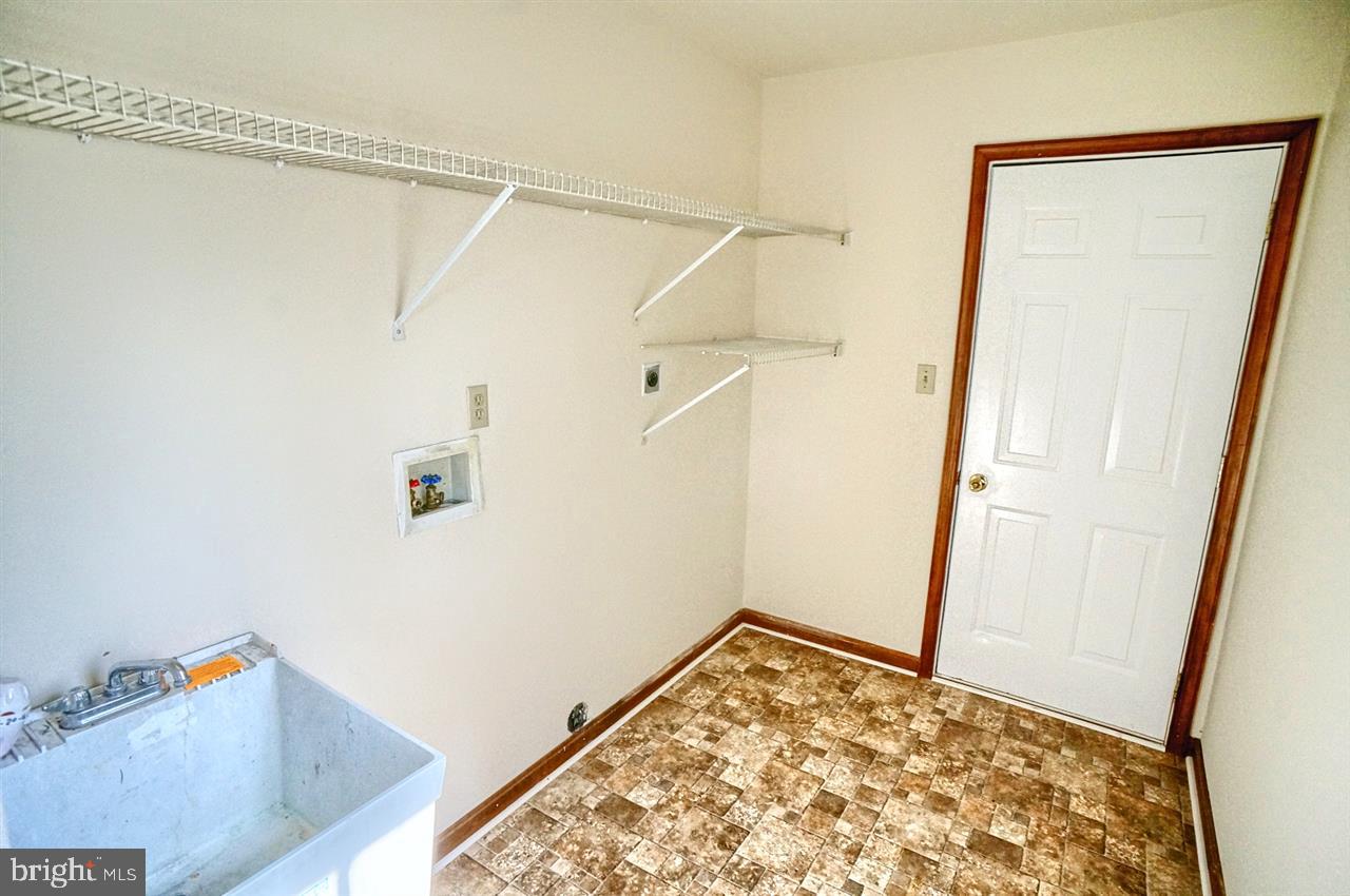 408 Limestone Road Carlisle, PA 17015 - Photo 5 of 17 Gallery Image 5
