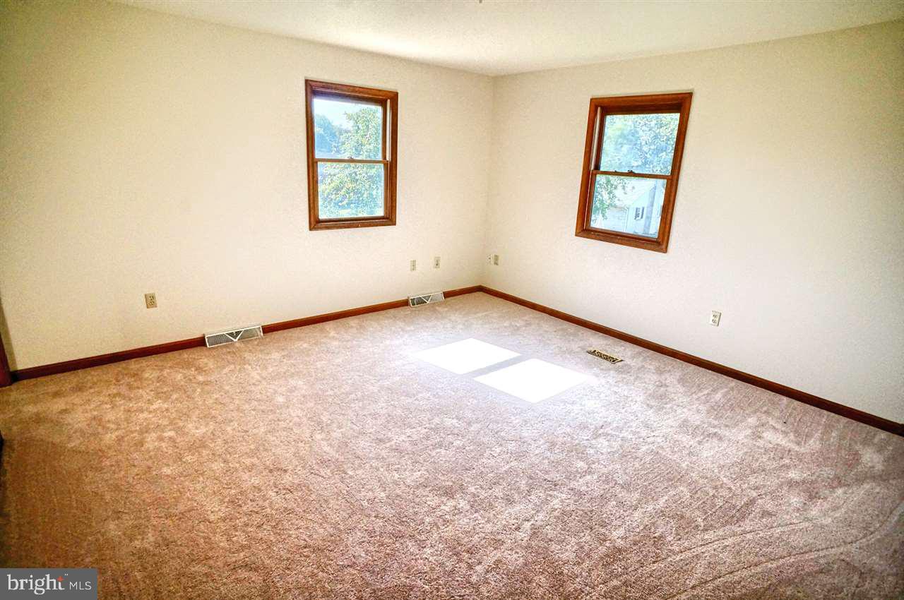 408 Limestone Road Carlisle, PA 17015 - Photo 7 of 17 Gallery Image 7