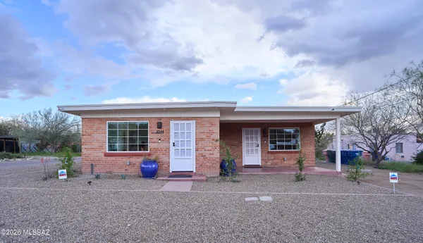 $1,100 | 2542 East Seneca Street, Tucson, AZ 85716
