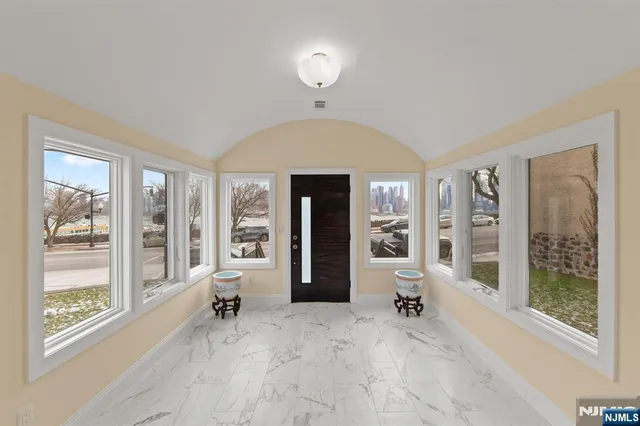 $2,899,999 | 855-859 Boulevard, Weehawken, NJ 07086