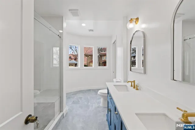 $2,899,999 | 855-859 Boulevard, Weehawken, NJ 07086