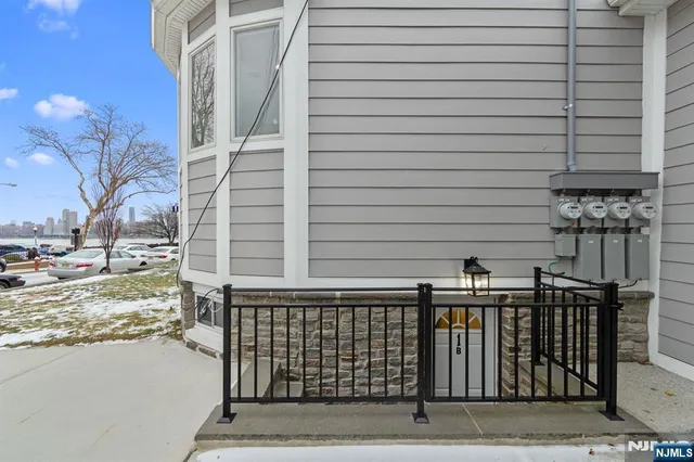 $2,899,999 | 855-859 Boulevard, Weehawken, NJ 07086