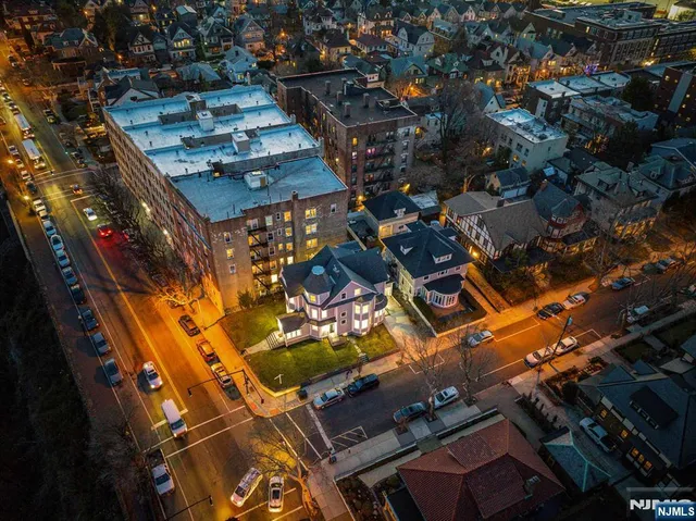 $2,899,999 | 855-859 Boulevard, Weehawken, NJ 07086