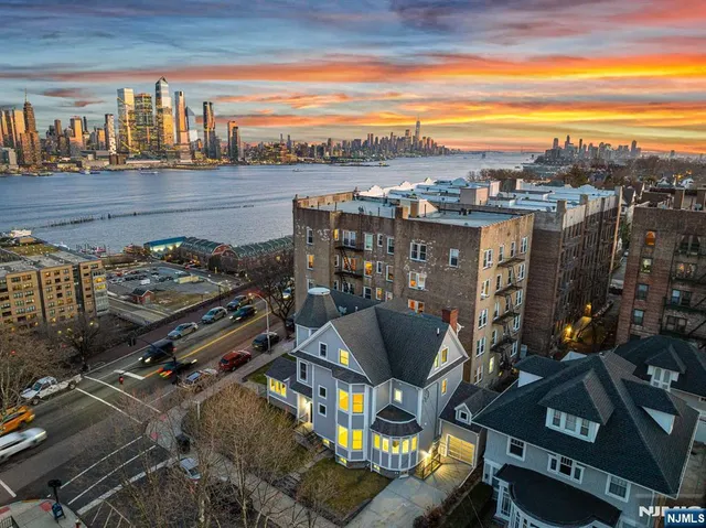 $2,899,999 | 855-859 Boulevard, Weehawken, NJ 07086
