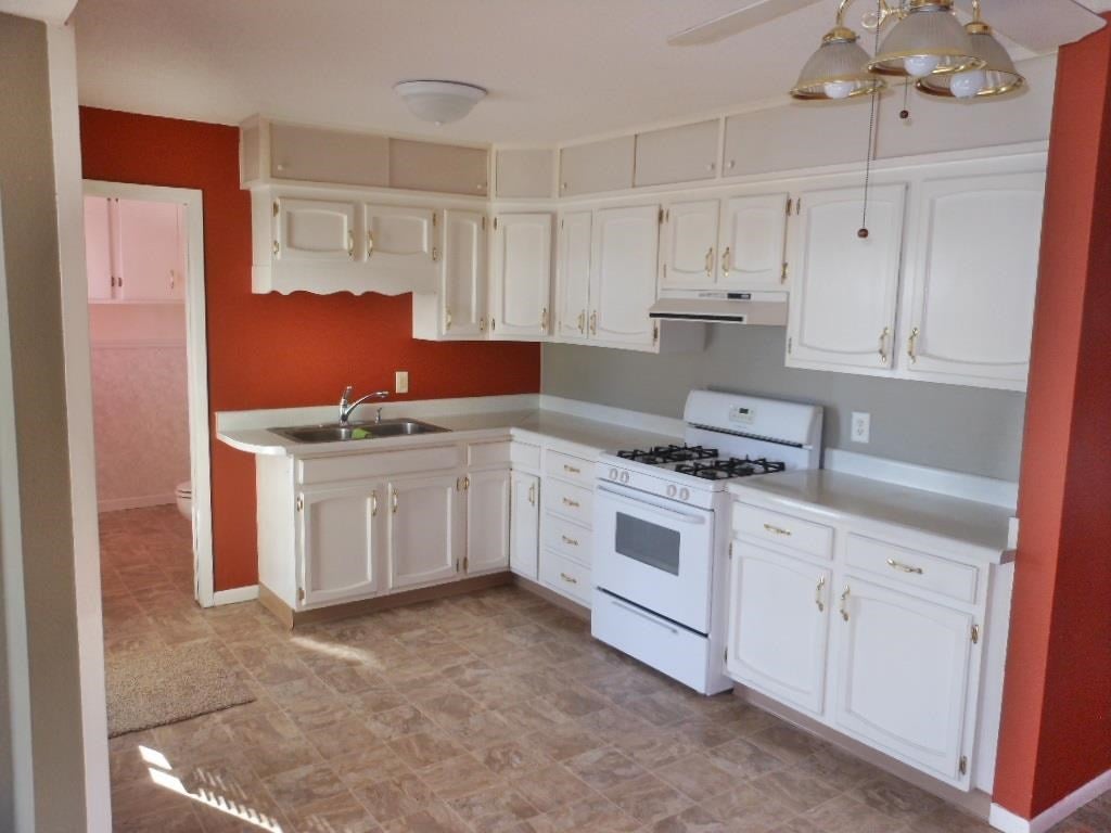 237 Boice Road Northwest Cedar Rapids, IA 52405 - Photo 6 of 25 Gallery Image 6