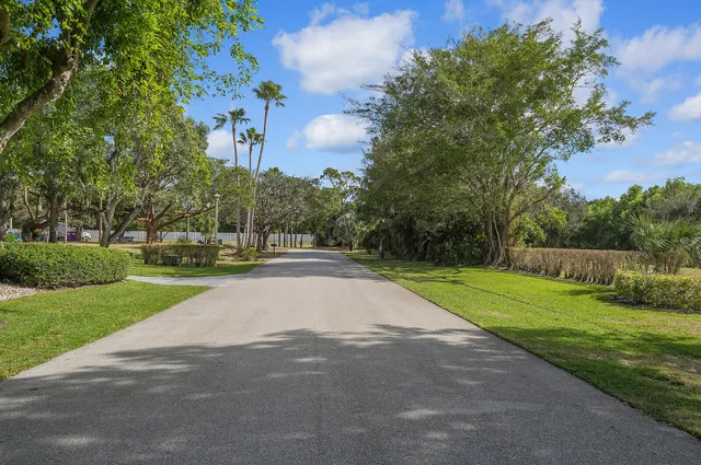 $1,675,000 | 330 Glenwood Drive, Delray Beach, FL 33445