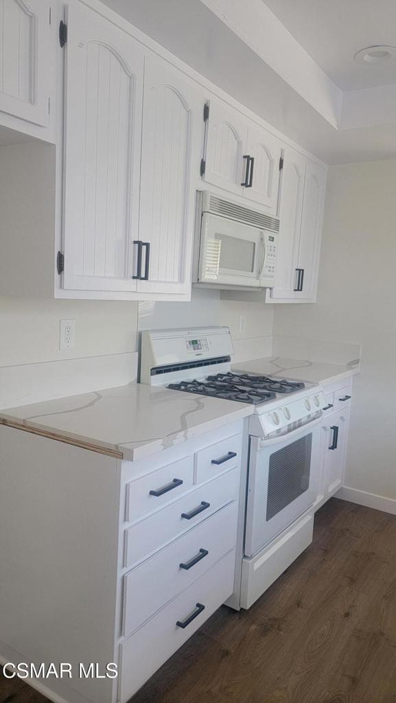 2075 Sierra Place Oxnard, CA 93033 - Photo 8 of 36