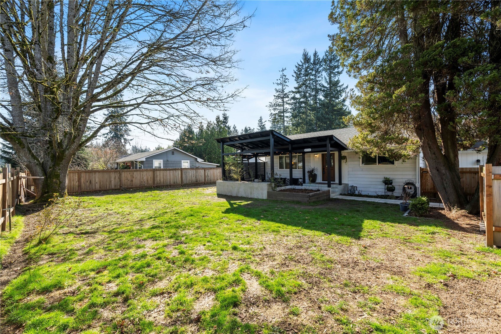 6916 Beverly Lane Everett, WA 98203 - Photo 2 of 38