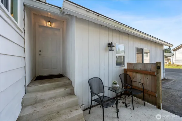 $700,000 | 6916 Beverly Lane, Everett, WA 98203