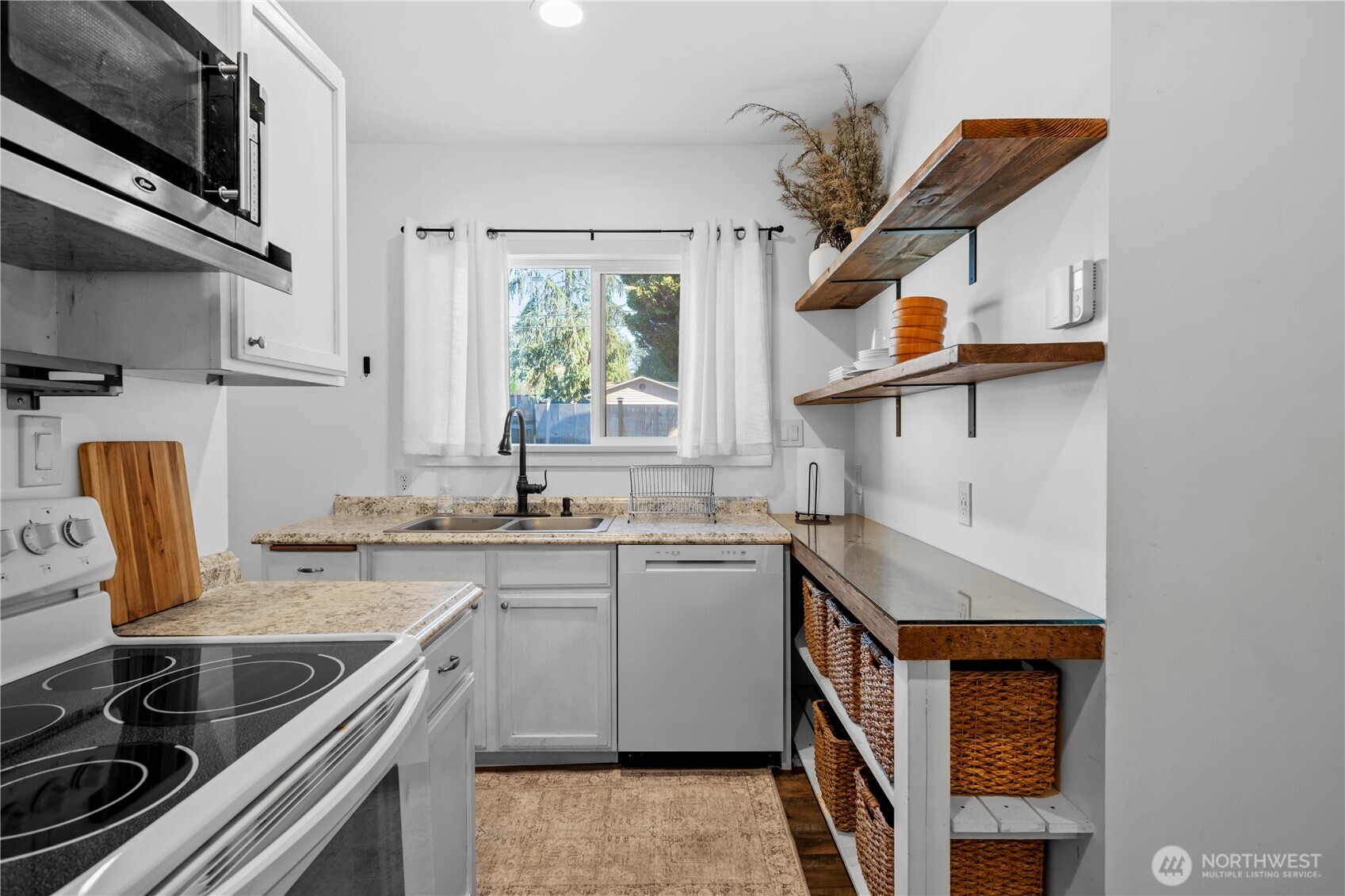 6916 Beverly Lane Everett, WA 98203 - Photo 30 of 38