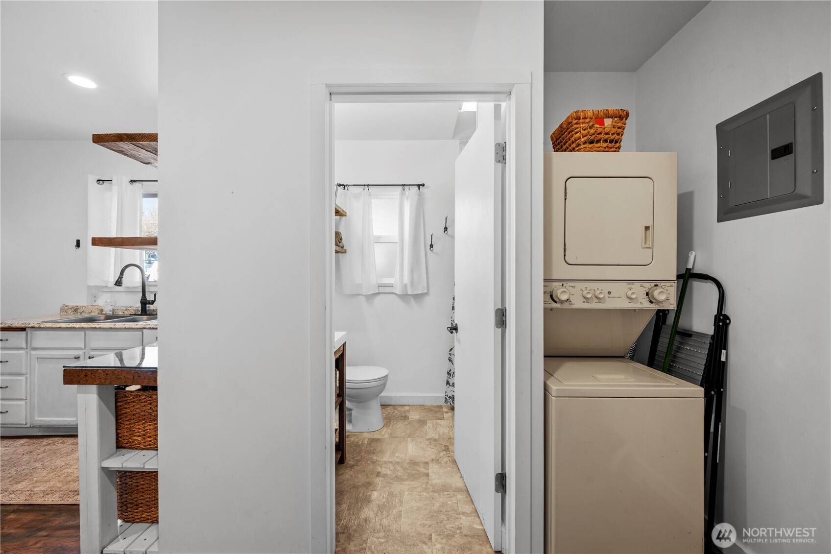 6916 Beverly Lane Everett, WA 98203 - Photo 31 of 38