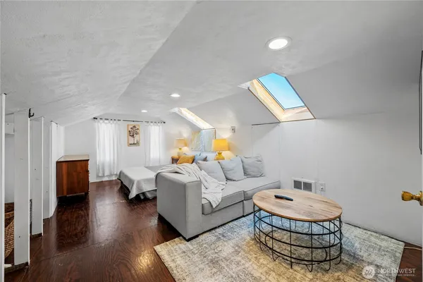 $700,000 | 6916 Beverly Lane, Everett, WA 98203