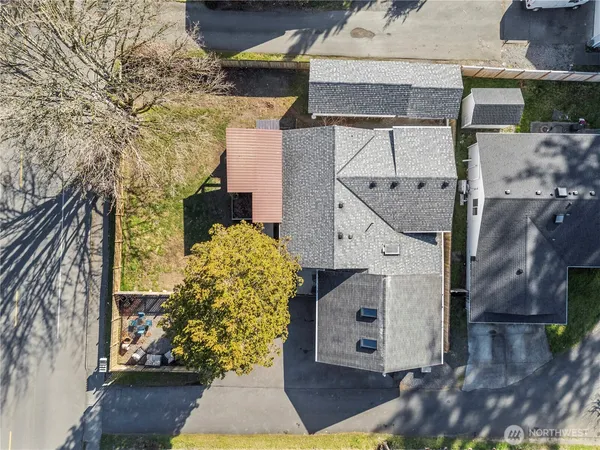 $700,000 | 6916 Beverly Lane, Everett, WA 98203