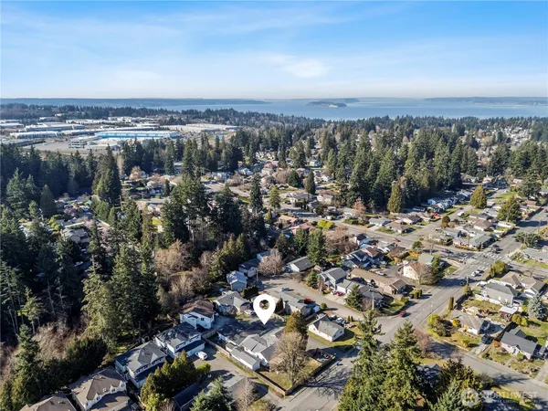 $700,000 | 6916 Beverly Lane, Everett, WA 98203