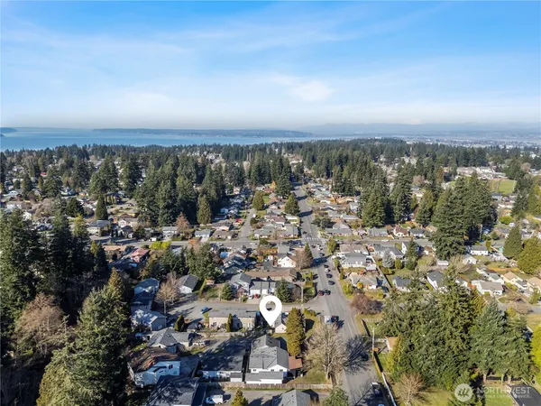 $700,000 | 6916 Beverly Lane, Everett, WA 98203