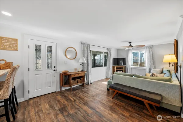 $700,000 | 6916 Beverly Lane, Everett, WA 98203