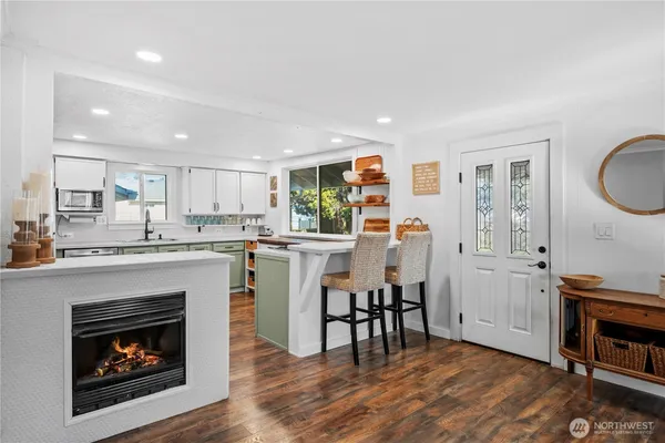 $700,000 | 6916 Beverly Lane, Everett, WA 98203