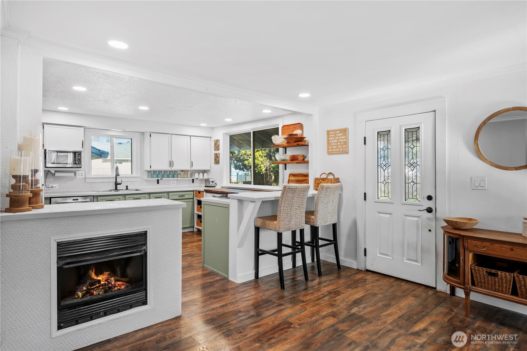 6916 Beverly Lane Everett, WA 98203 - Photo 10 of 38