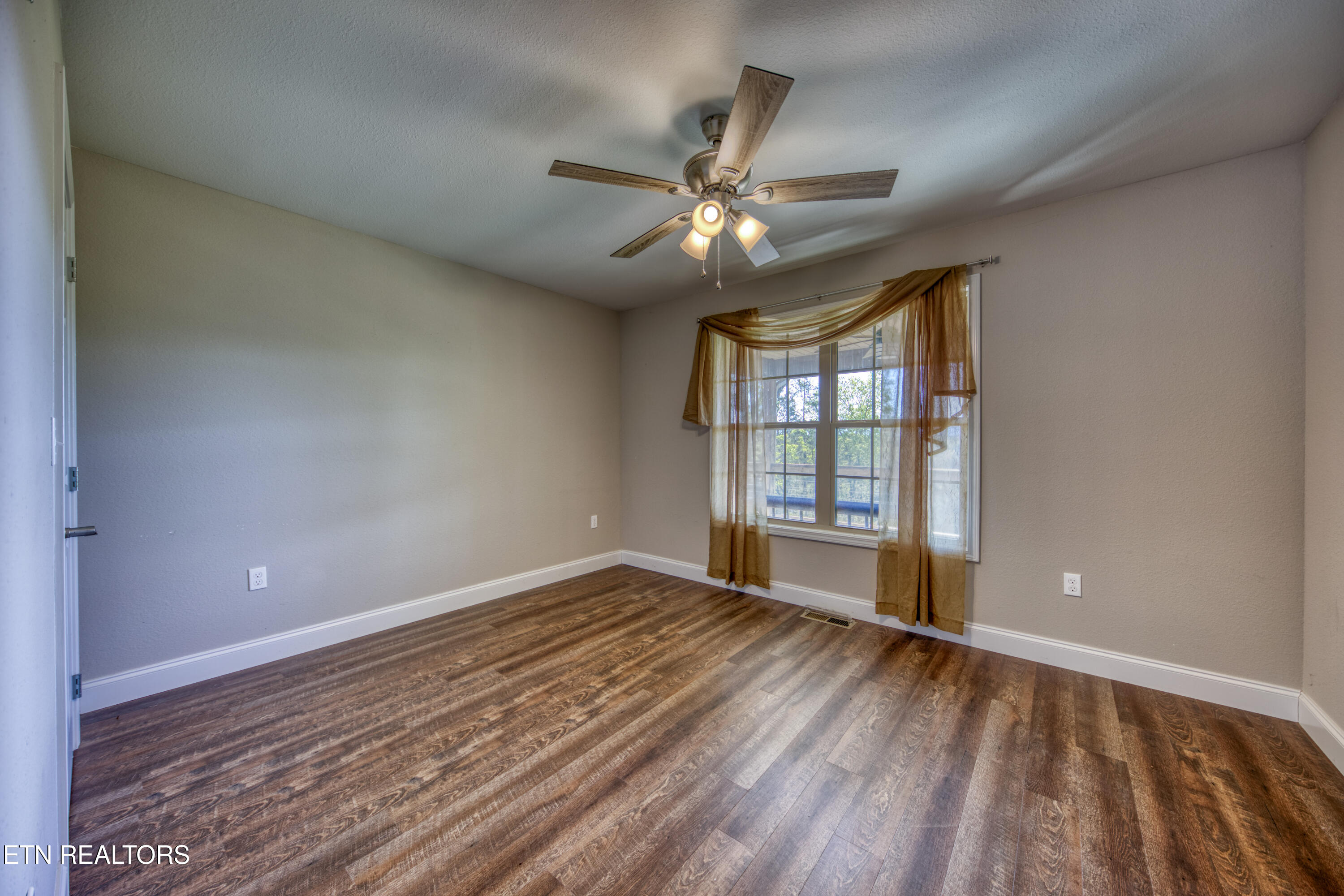 1424 Millican Grove Road Sevierville, TN 37876 - Photo 18 of 29 Bedroom 2
