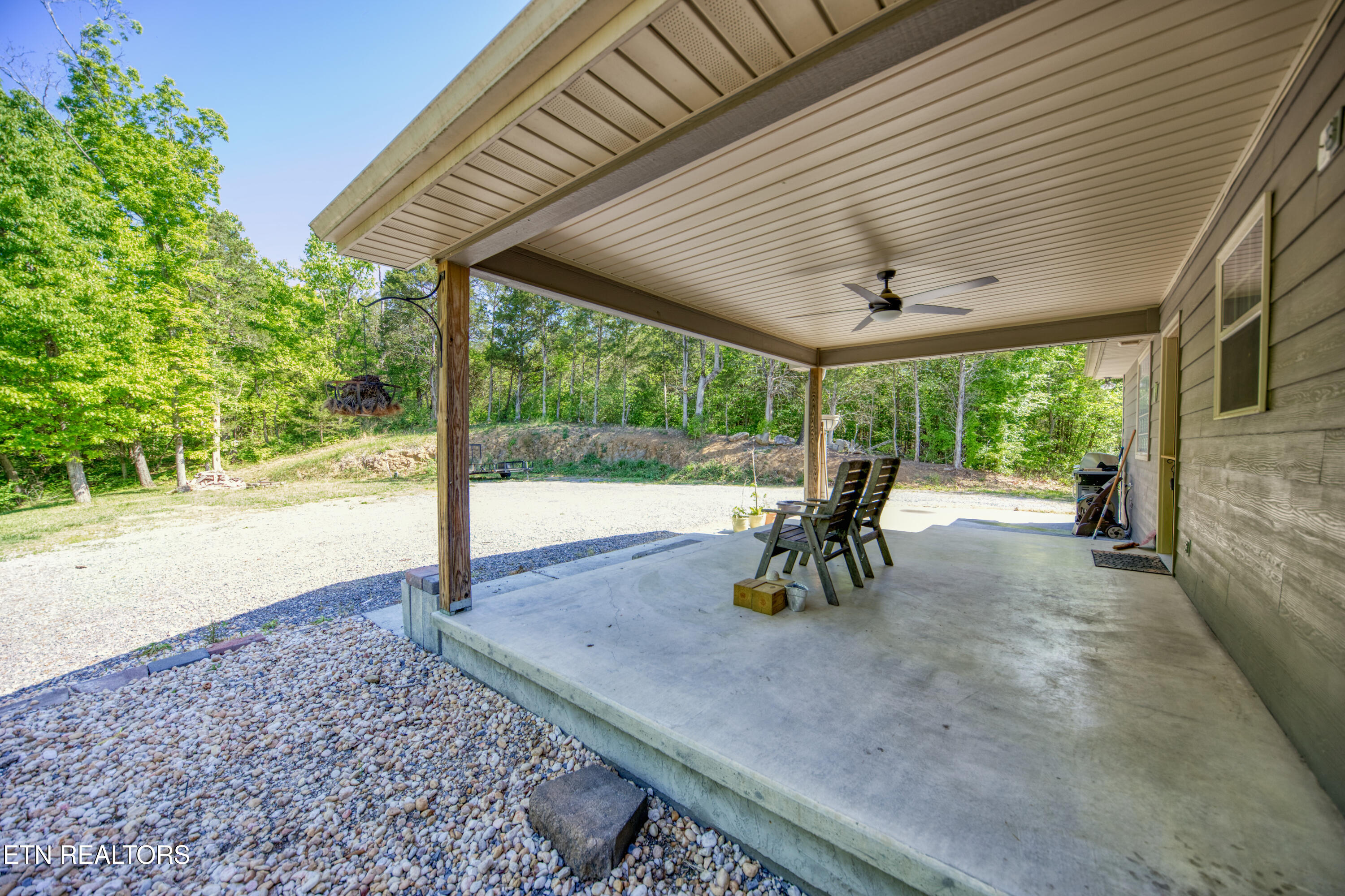 1424 Millican Grove Road Sevierville, TN 37876 - Photo 10 of 29 0H3A0022_37