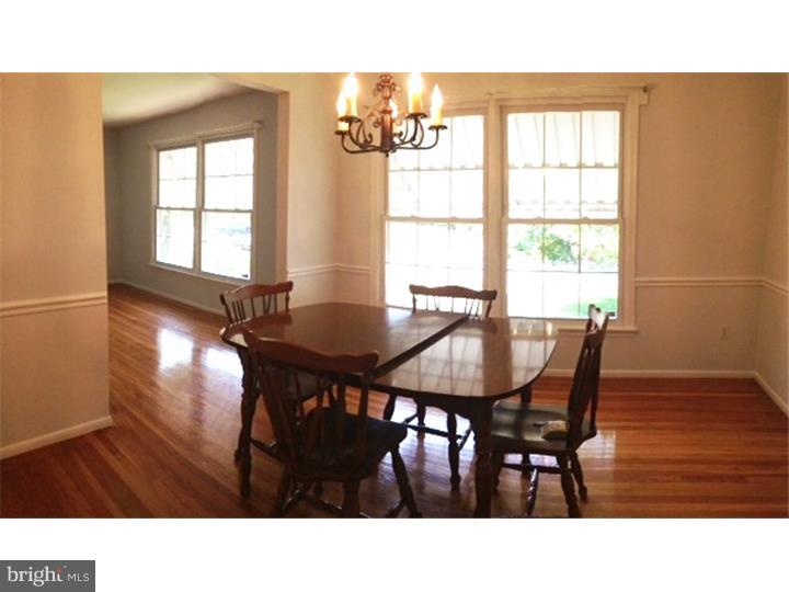 2500 Yellowstone Road Cinnaminson, NJ 08077 - Photo 2 of 20 Dining Room