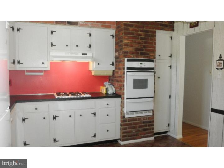 2500 Yellowstone Road Cinnaminson, NJ 08077 - Photo 11 of 20 Kitchen