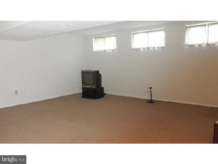 2500 Yellowstone Road Cinnaminson, NJ 08077 - Photo 15 of 20 Family Room