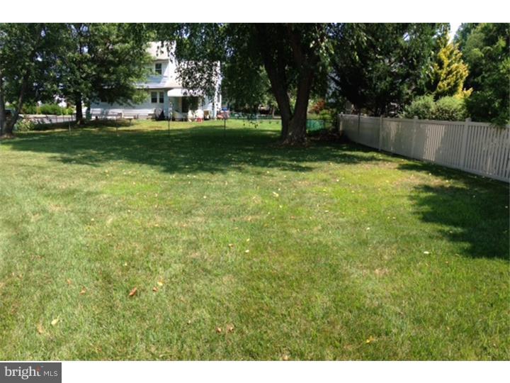 2500 Yellowstone Road Cinnaminson, NJ 08077 - Photo 18 of 20 View in Back