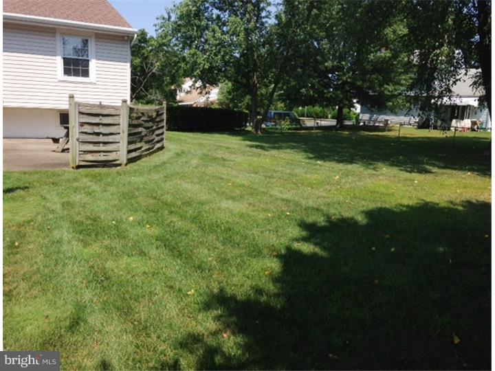 2500 Yellowstone Road Cinnaminson, NJ 08077 - Photo 19 of 20 View in Back