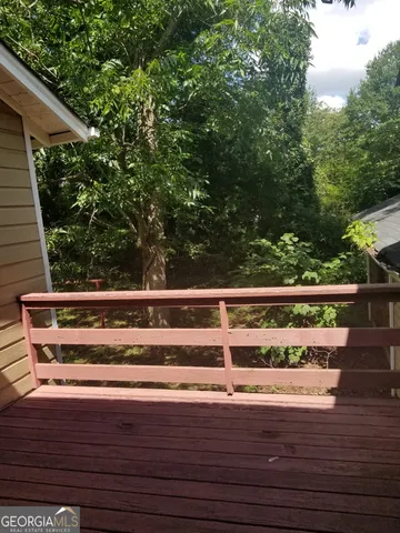 a view of entryway with staircase