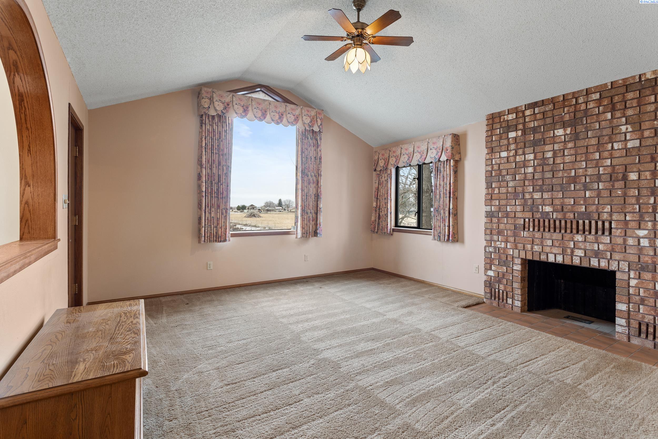12101 South Smith Road Prosser, WA 99350 - Photo 15 of 34 Gallery Image 15