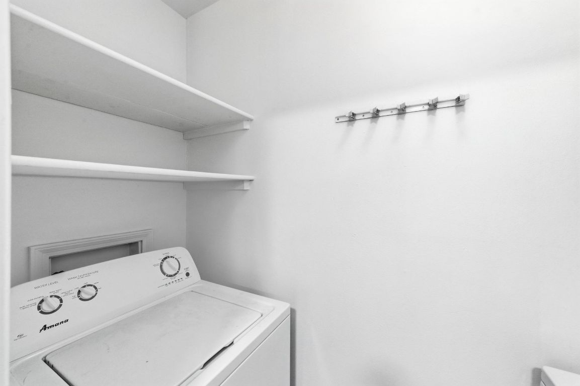 6210 Shadow Valley Drive, Unit A Austin, TX 78731 - Photo 24 of 29 Laundry room with washer / dryer