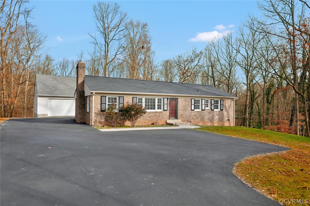 2114 Chestnut Oaks Road Powhatan, VA 23139 - Photo 1 of 29 Gallery Image 1