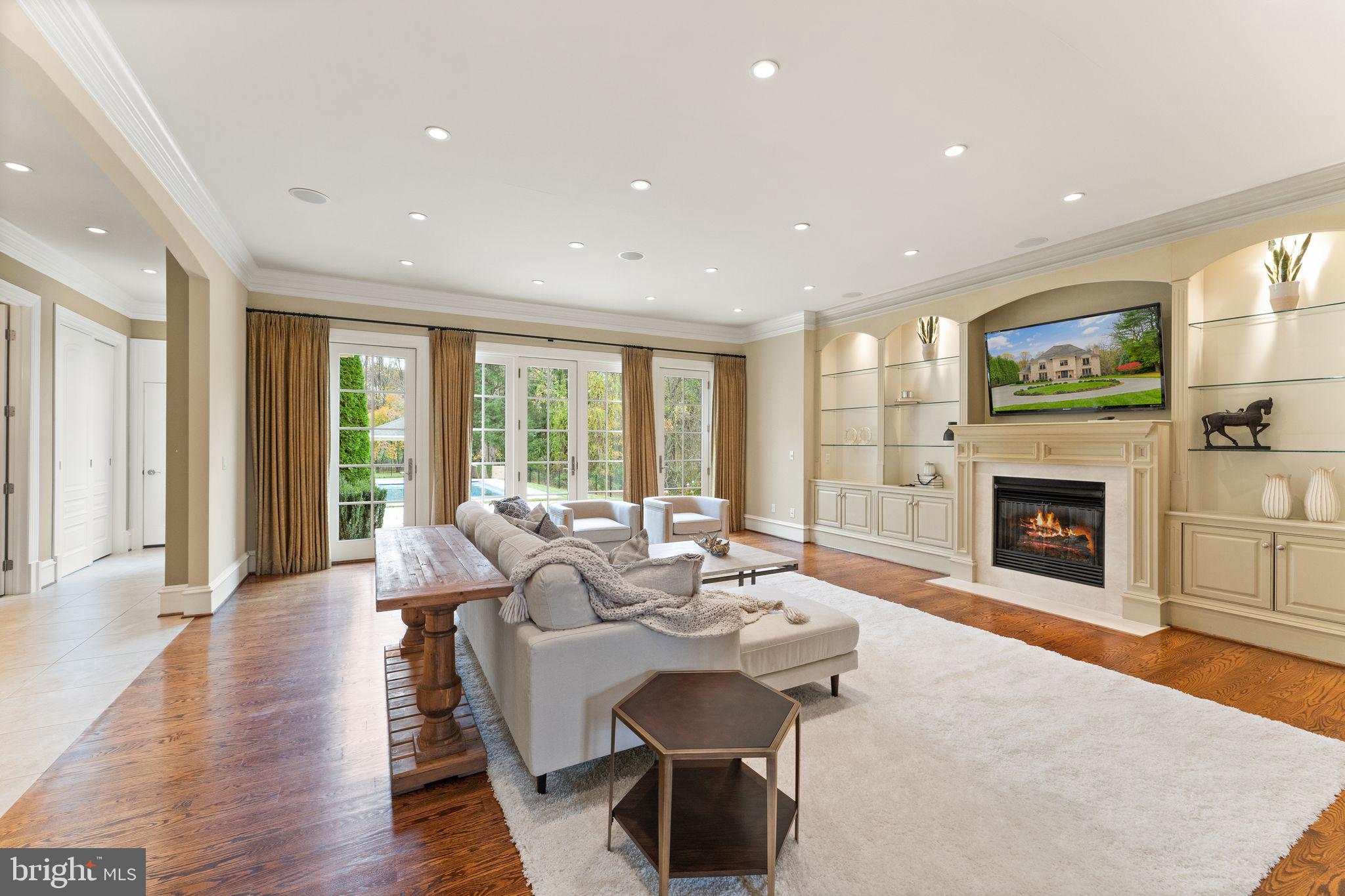 1105 Towlston Road McLean, VA 22102 - Photo 19 of 50 Family room w/ built-ins
