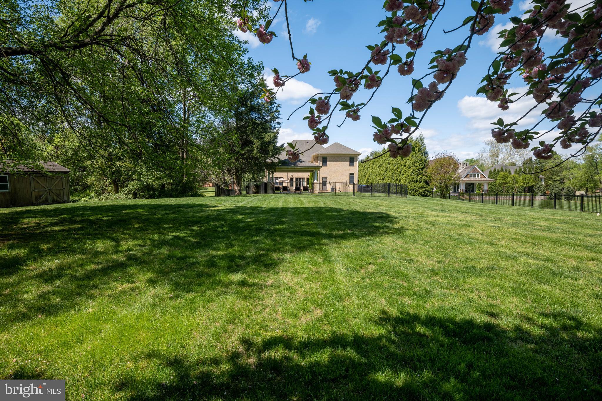 Deep lot w/ room to add guest house or sport court
